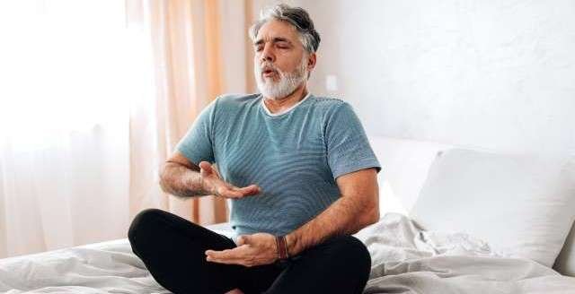 Breathing exercises to clean lungs naturally