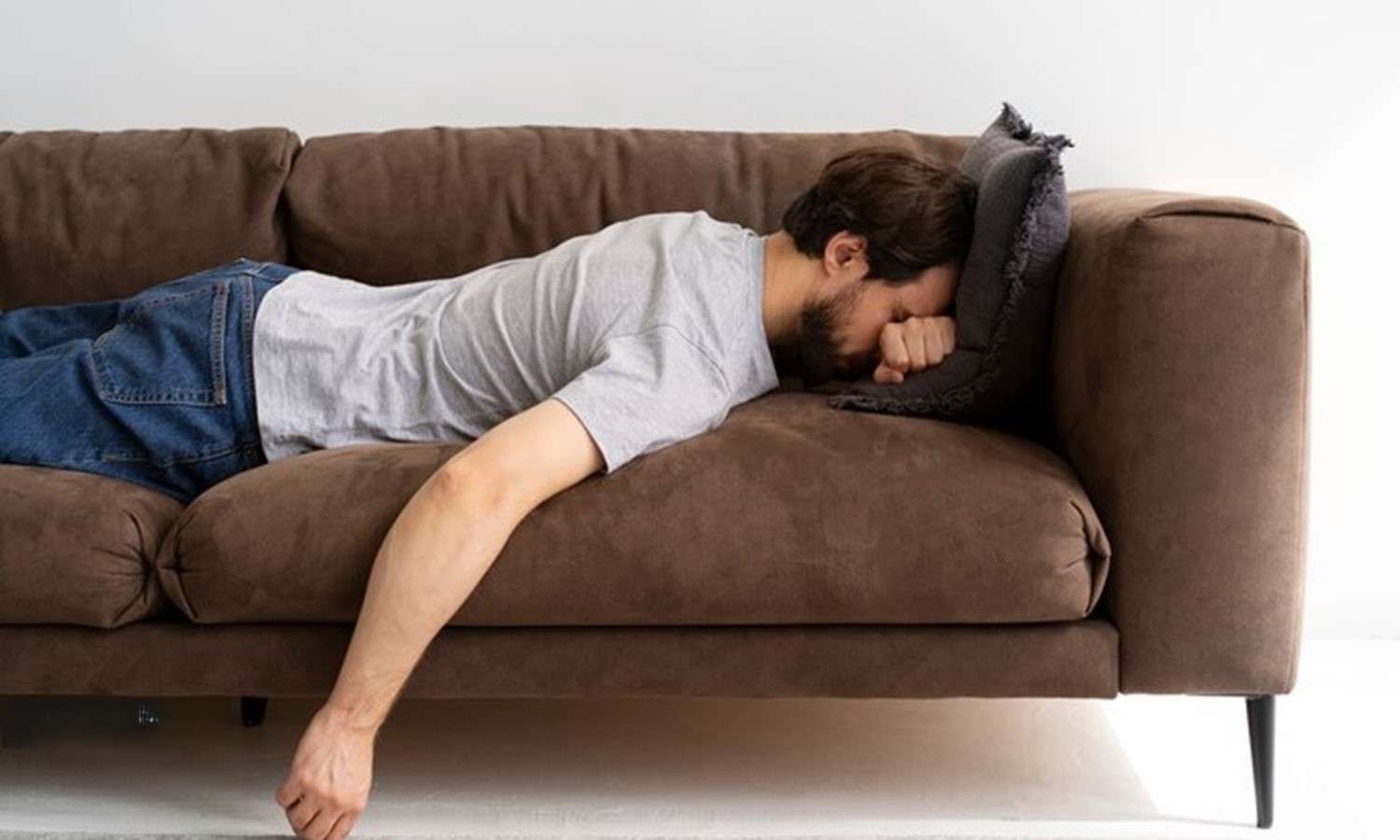 Why People Feel Lazy and Low-Energy — Causes, Tests & Practical Fixes